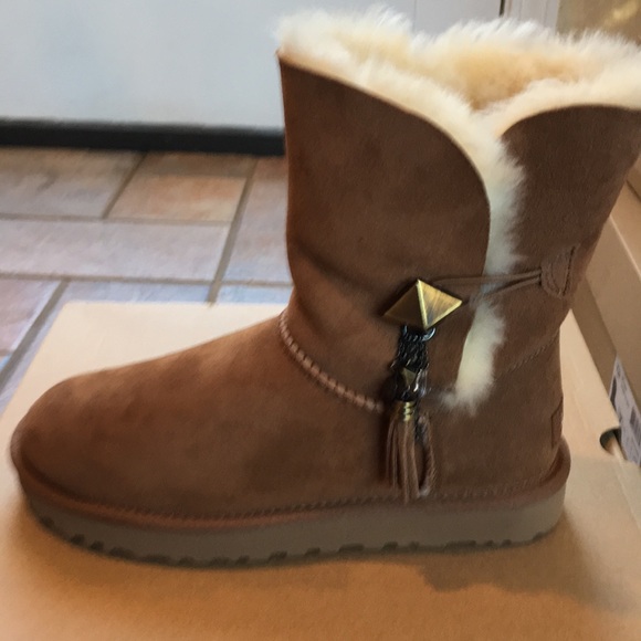 ugg lilou chestnut